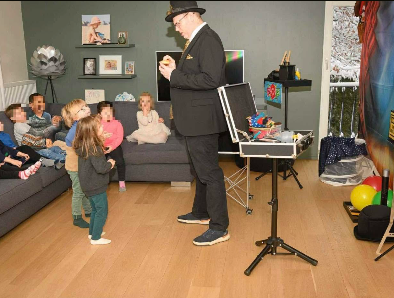 Spectacle de magie pour un anniversaire d’enfant avec le Professeur Machin