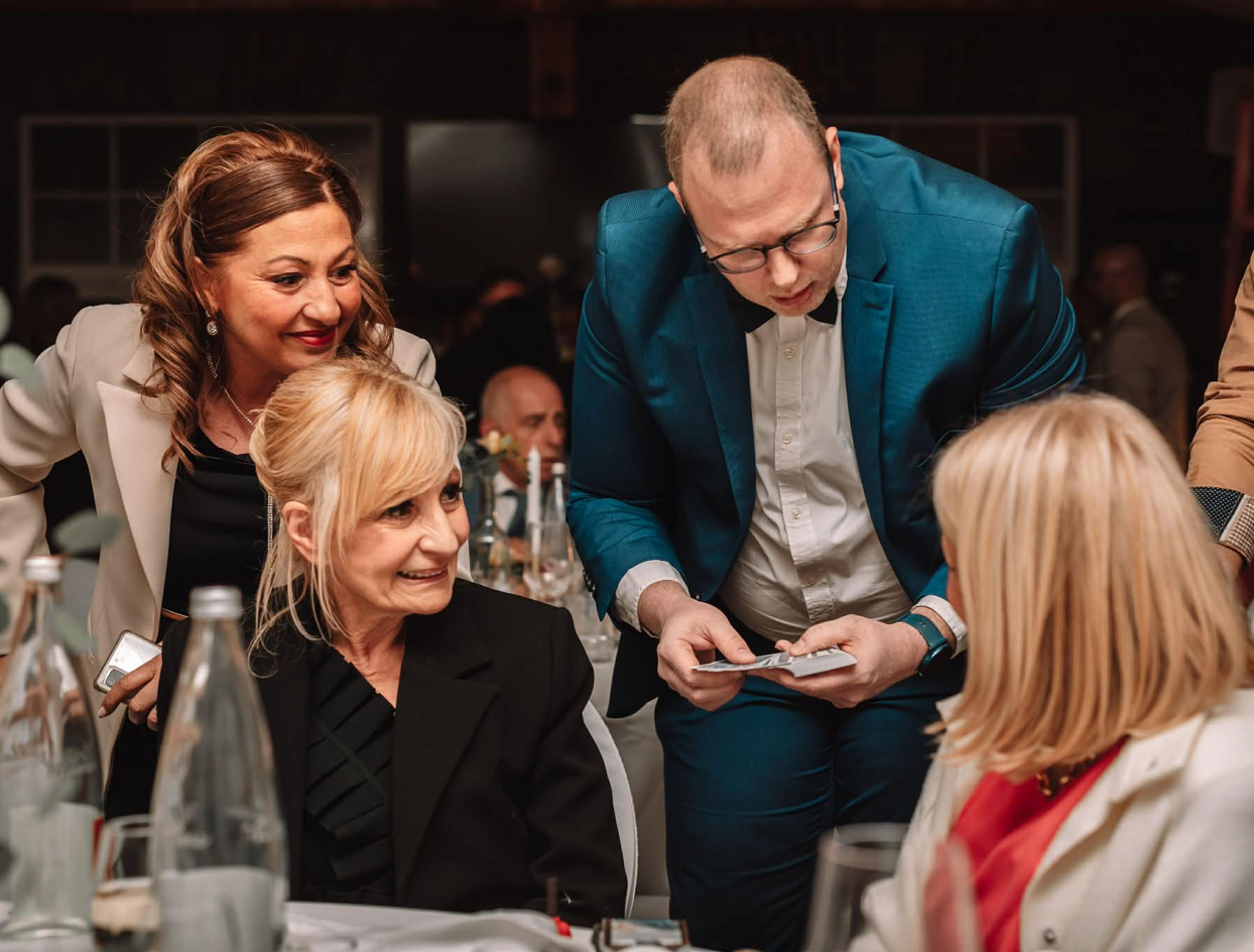 Magicien close-up lors d’un mariage en Wallonie